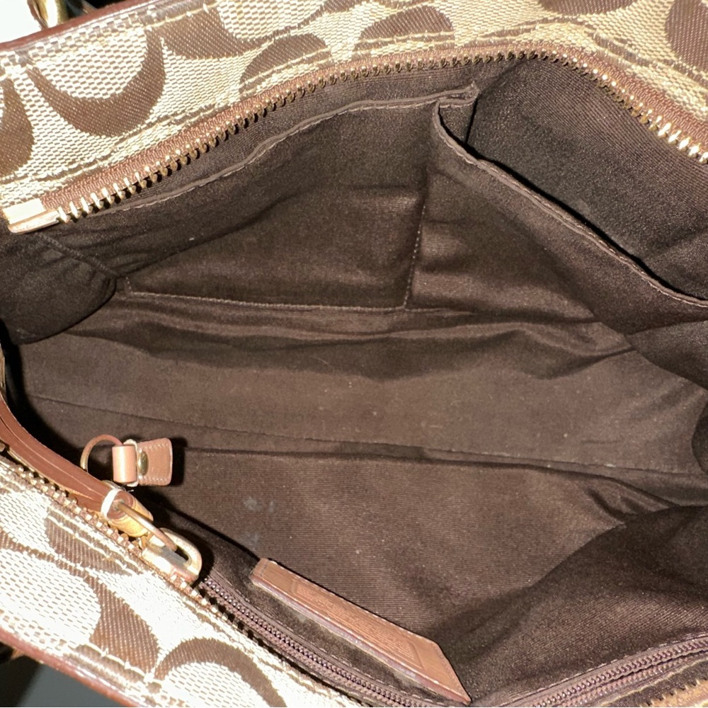 Coach Hampton Signature C Satchel. Y2K. 2006. Style number 10507. - Picture 9 of 10